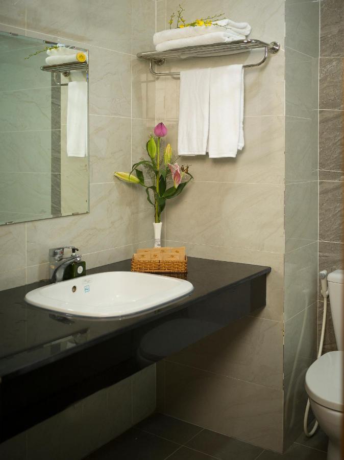 Sunshine Boutique Hotel Phu My Hung Хошимин Экстерьер фото