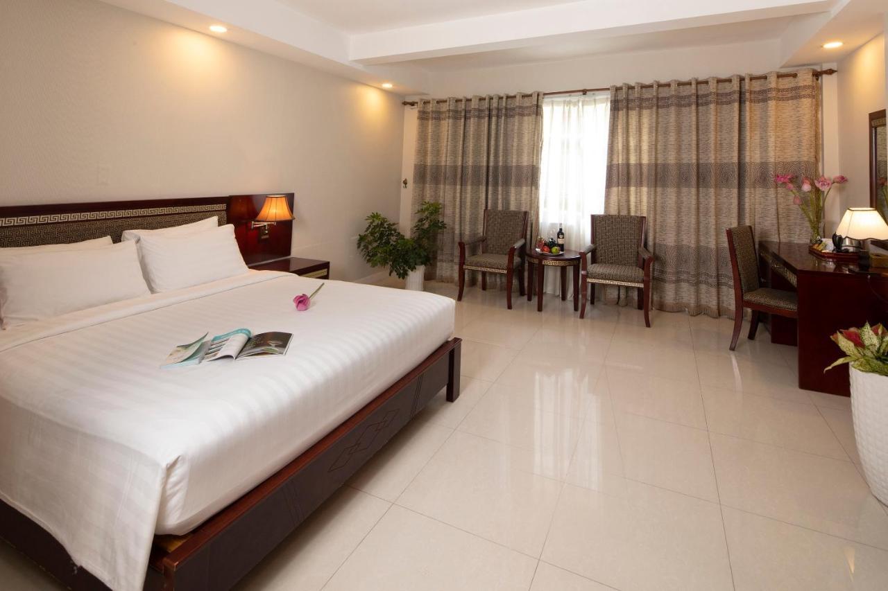 Sunshine Boutique Hotel Phu My Hung Хошимин Экстерьер фото