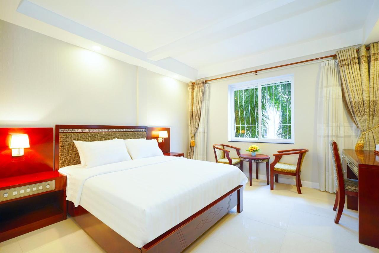 Sunshine Boutique Hotel Phu My Hung Хошимин Экстерьер фото