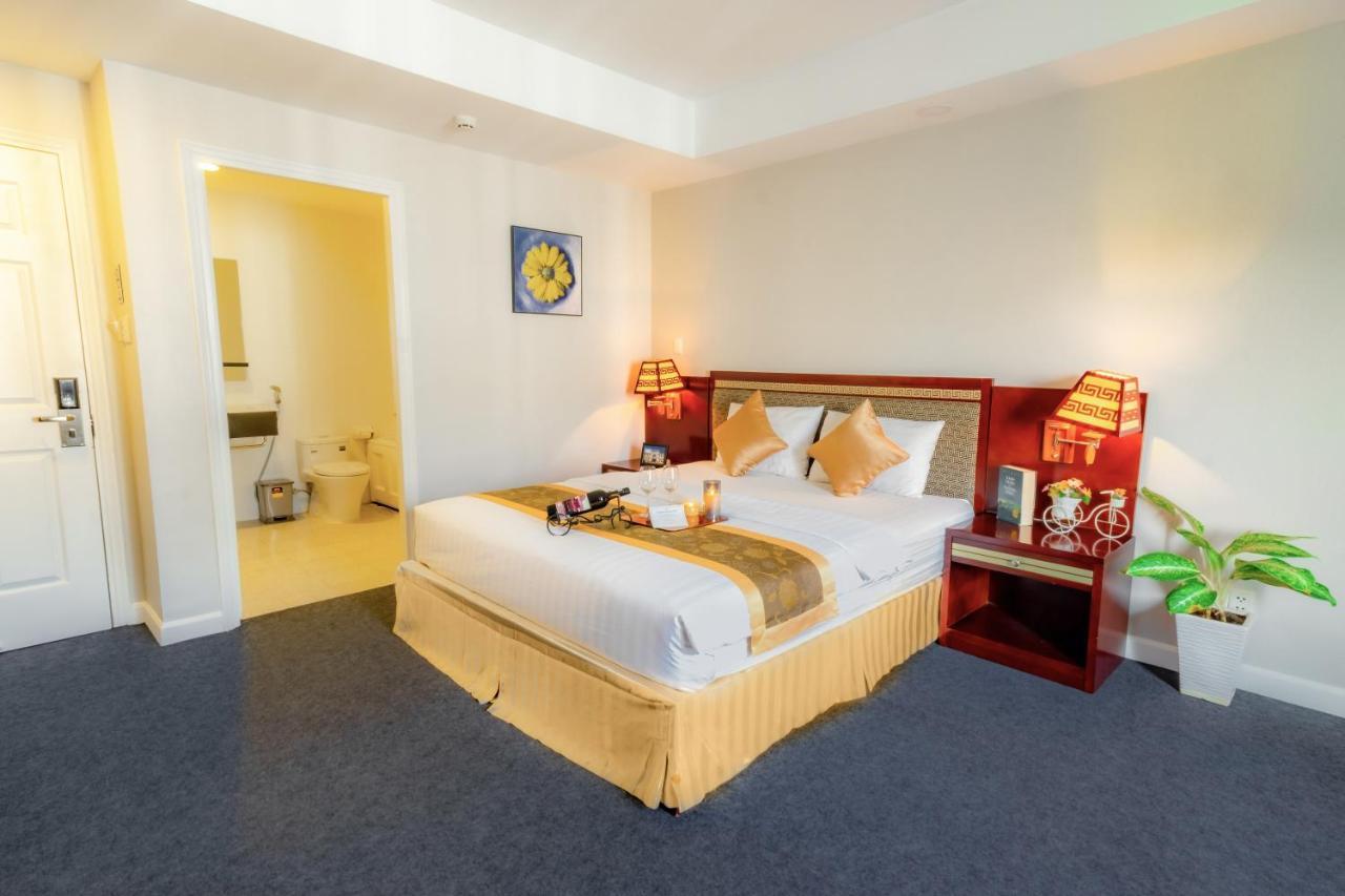 Sunshine Boutique Hotel Phu My Hung Хошимин Экстерьер фото