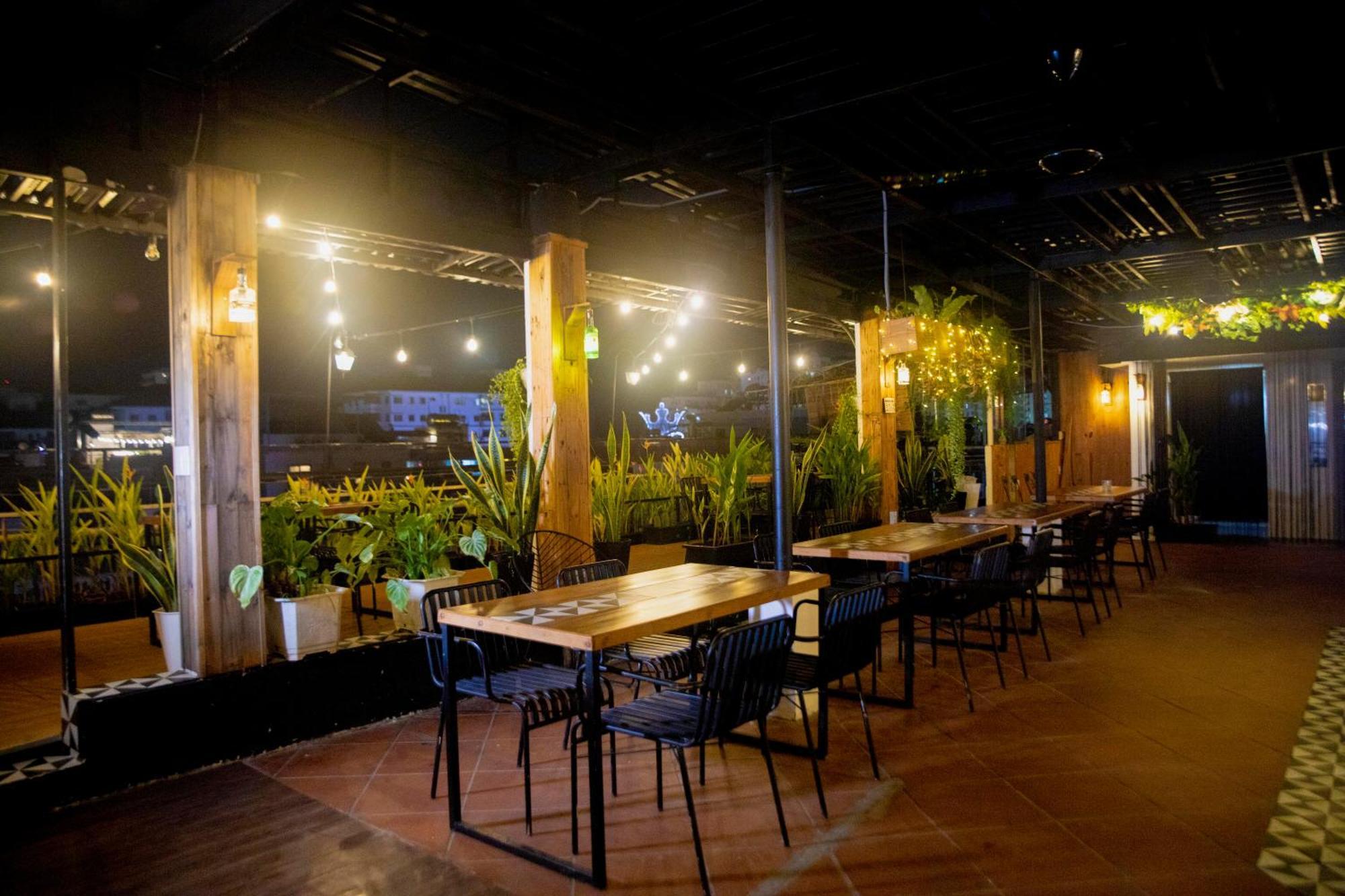 Sunshine Boutique Hotel Phu My Hung Хошимин Экстерьер фото